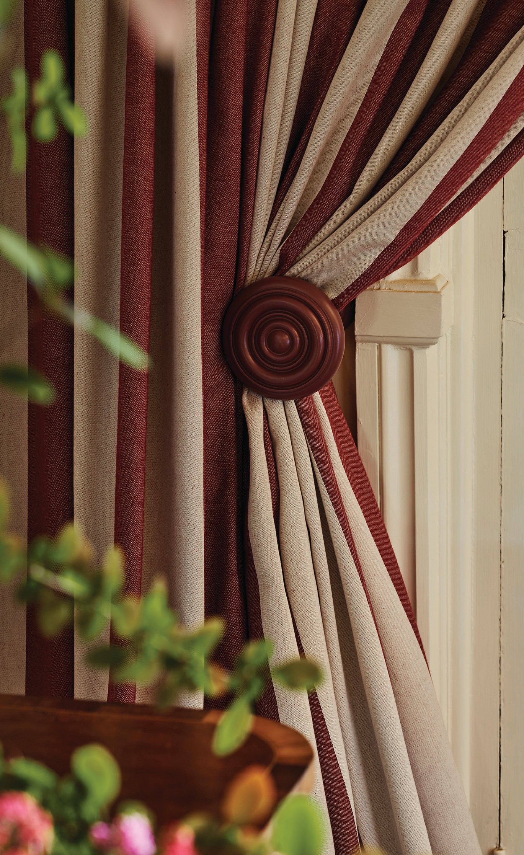 Classic Wooden Hold Back (Single) Blush